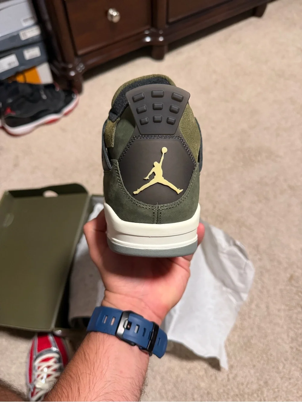 Jordan 4 ‘Olive’